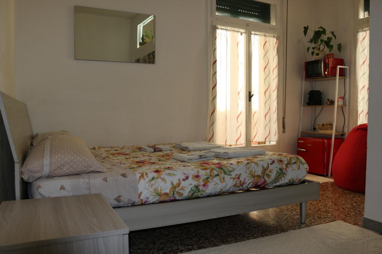 Venezia Lovely Rooms Lido di Venezia Bagian luar foto